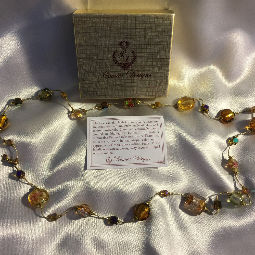 🔒Premier Designs Necklace 30" glass bead necklace